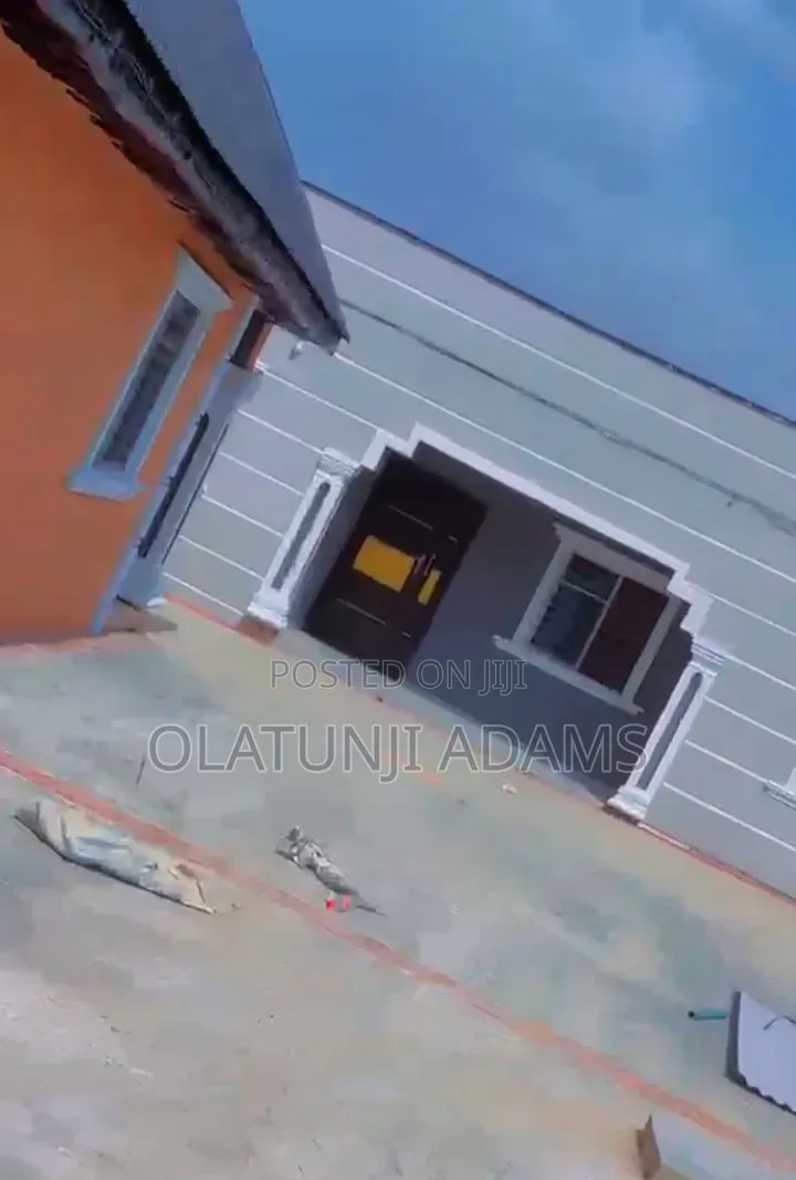 15bdrm Apartment in Onward Ogo Oluwa, Osogbo for sale in Osogbo