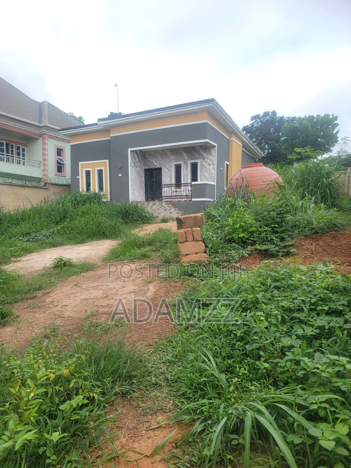 2bdrm Bungalow in Eruchie Street, Enugu for rent in Enugu