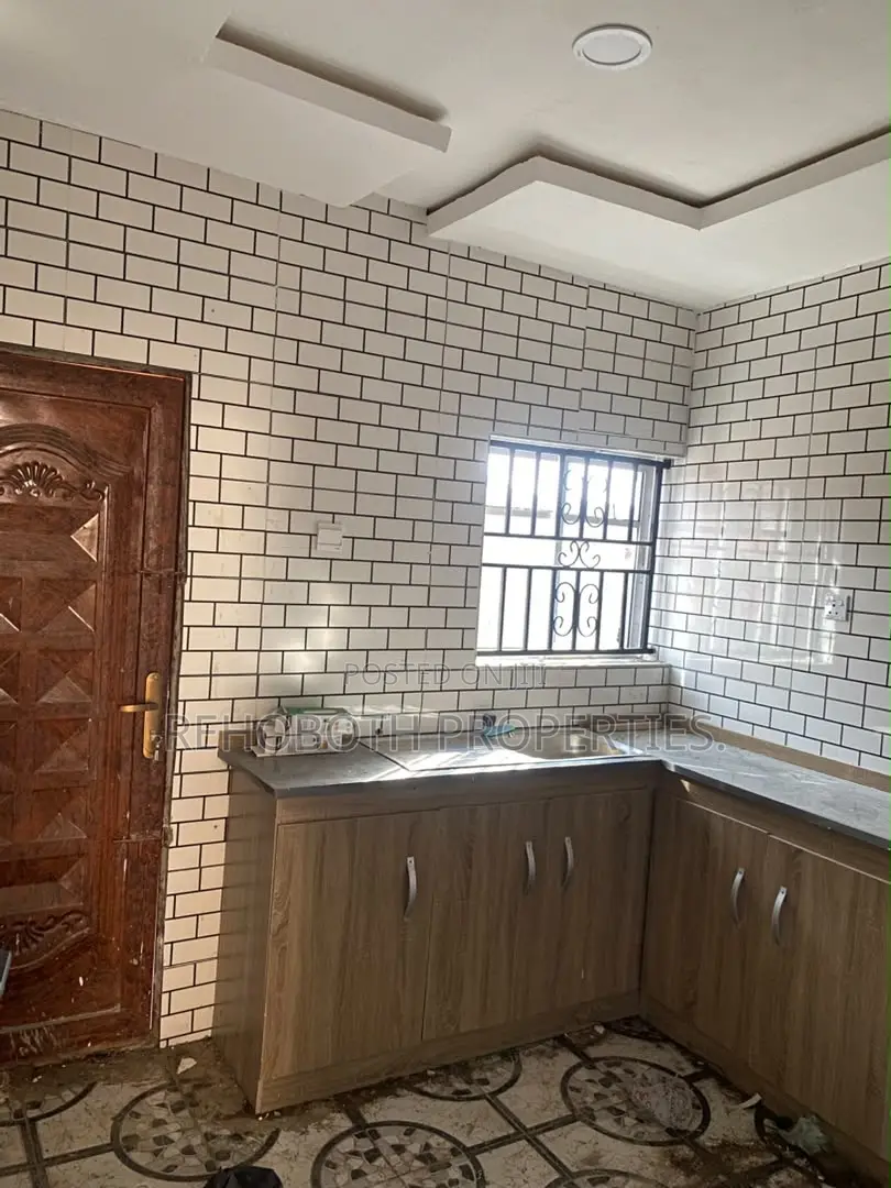 2bdrm Bungalow in Abeese Elebu, Akala Express for rent in Akala Express