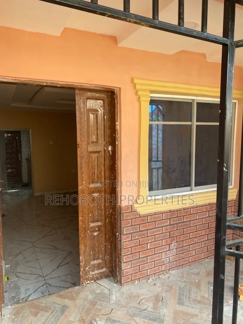 2bdrm Bungalow in Abeese Elebu, Akala Express for rent in Akala Express