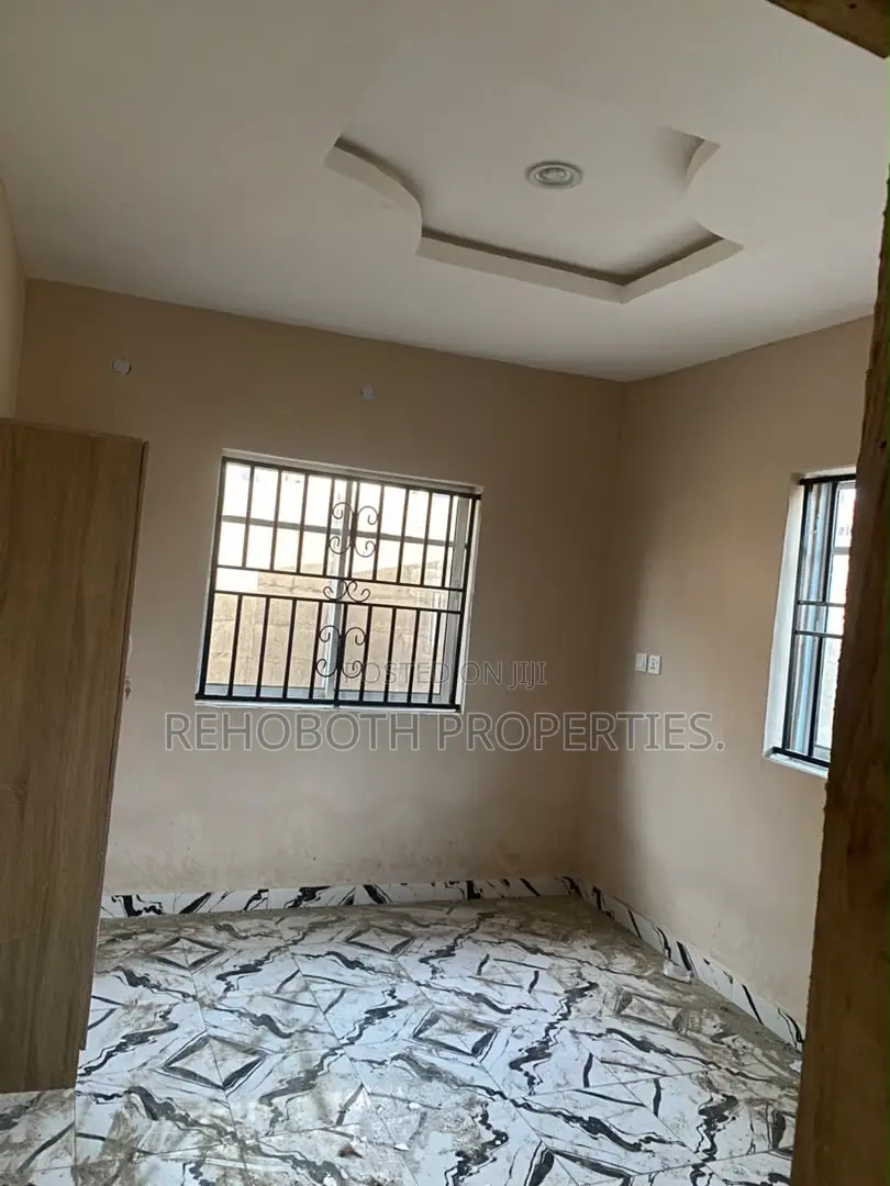 2bdrm Bungalow in Abeese Elebu, Akala Express for rent in Akala Express