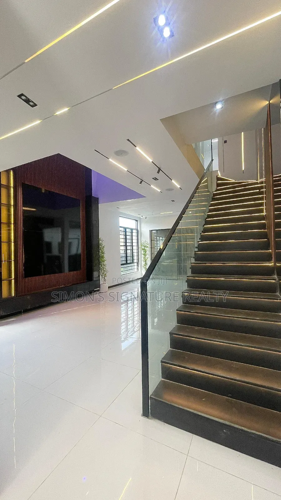 5bdrm Duplex in Ologolo for sale in Ologolo