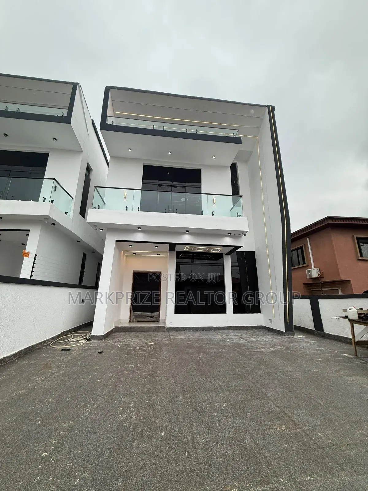 5bdrm Duplex in Ikota Ajah Lagos for sale in Ikota