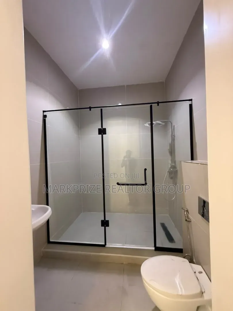 5bdrm Duplex in Ikota Ajah Lagos for sale in Ikota