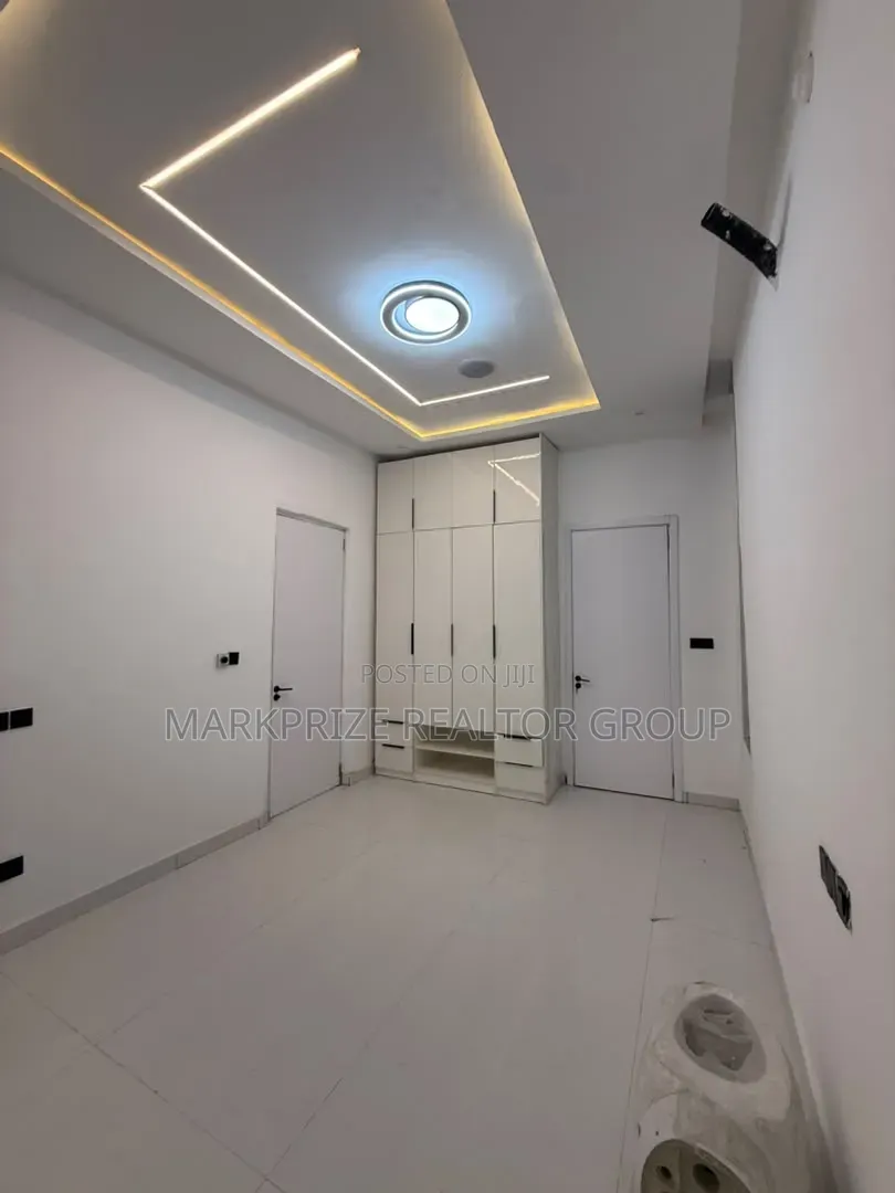 5bdrm Duplex in Ikota Ajah Lagos for sale in Ikota