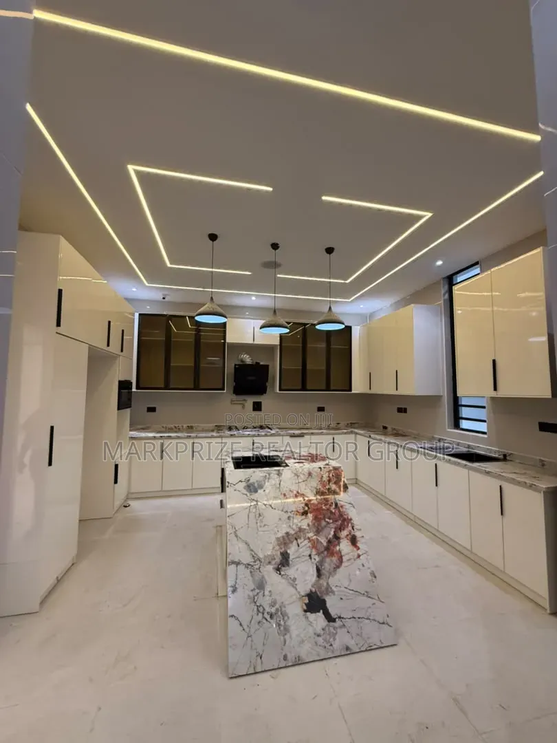 5bdrm Duplex in Ikota Ajah Lagos for sale in Ikota