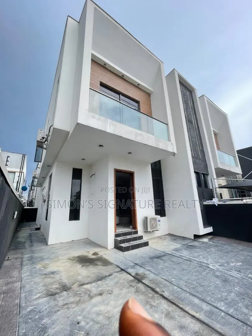Furnished 4bdrm Duplex in Ikota for rent in Ikota