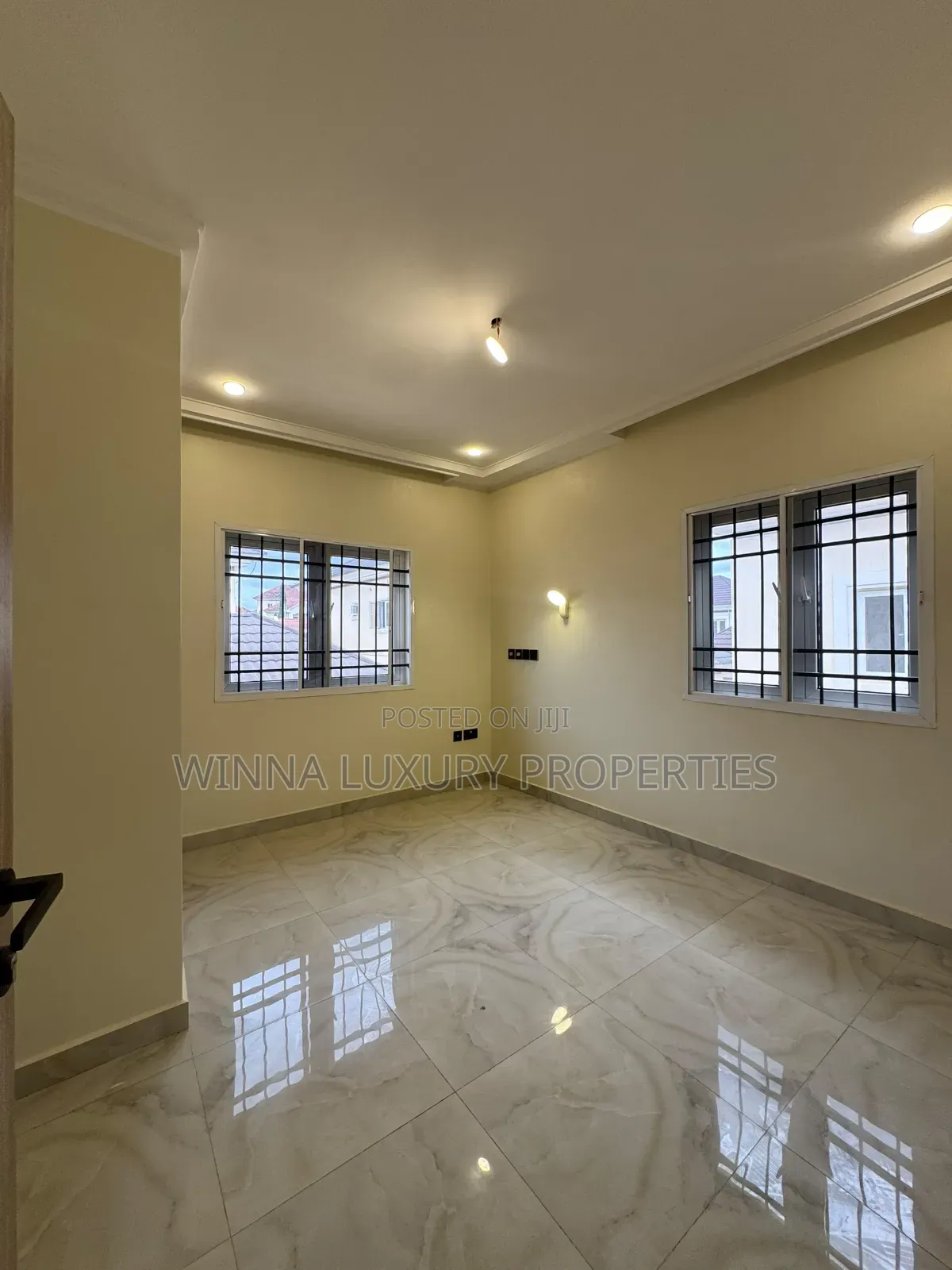 6bdrm Duplex in Life Camp for sale in Life Camp