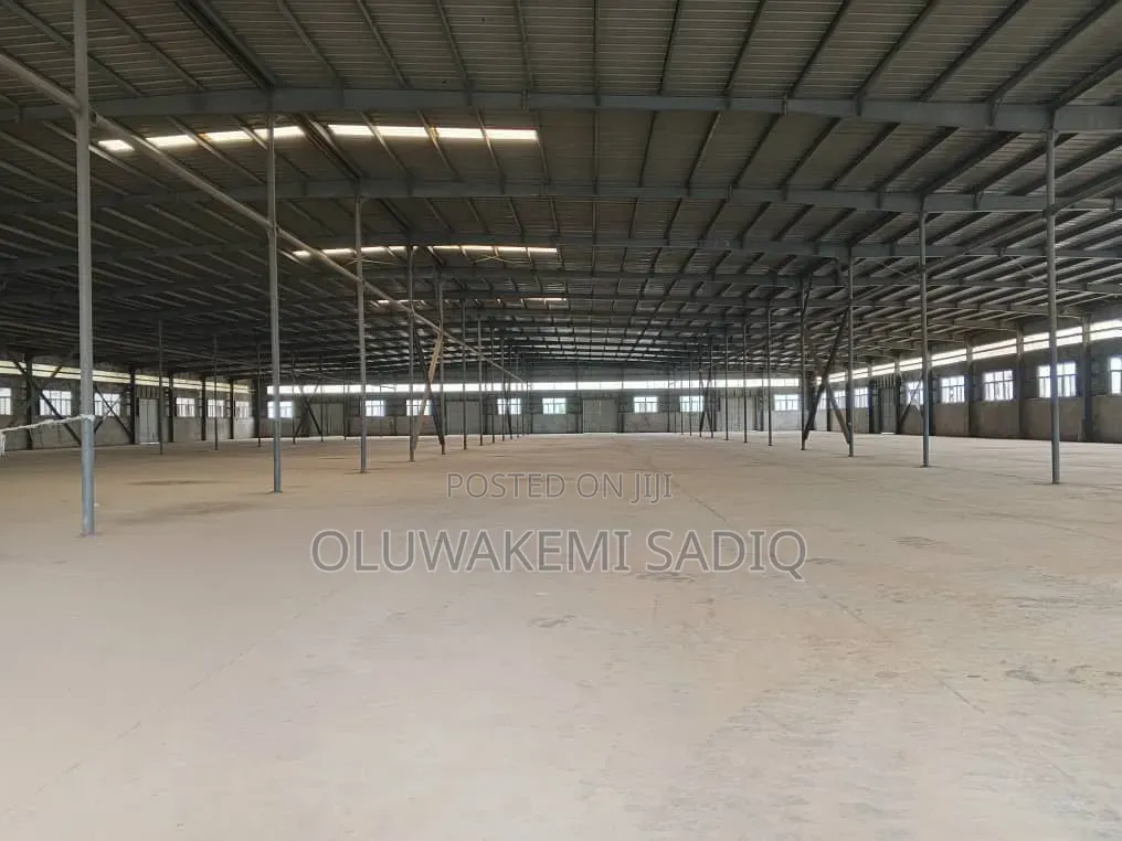 Industrial Warehouse in Berger