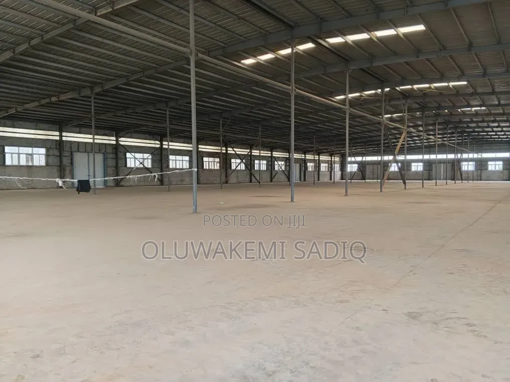 Industrial Warehouse in Berger