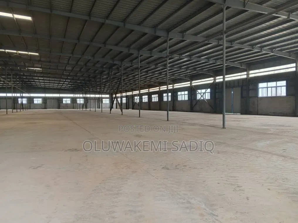 Industrial Warehouse in Berger