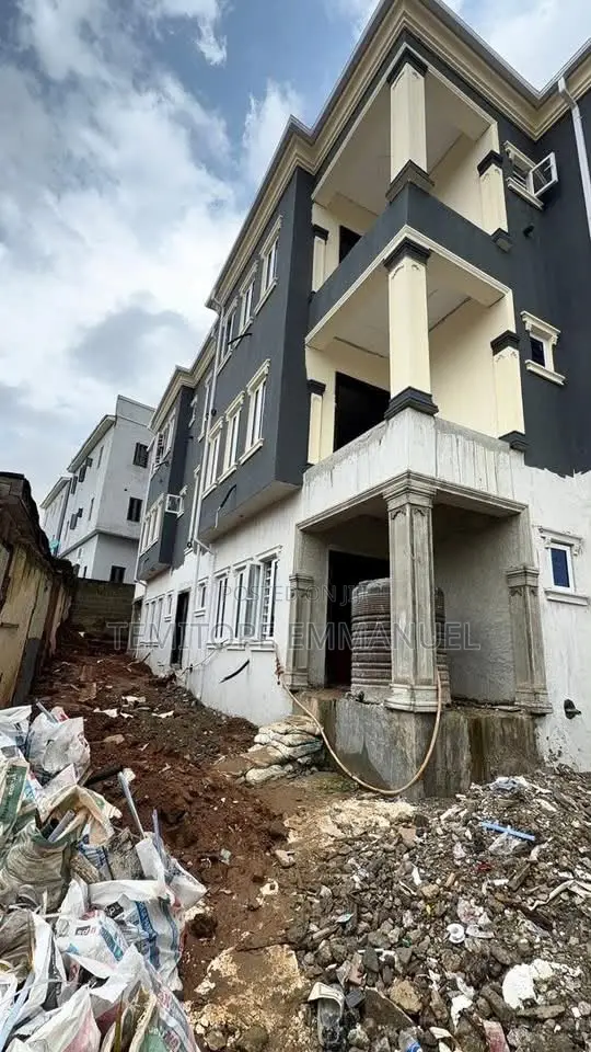 Furnished 3bdrm Apartment in Opebi for sale in Opebi
