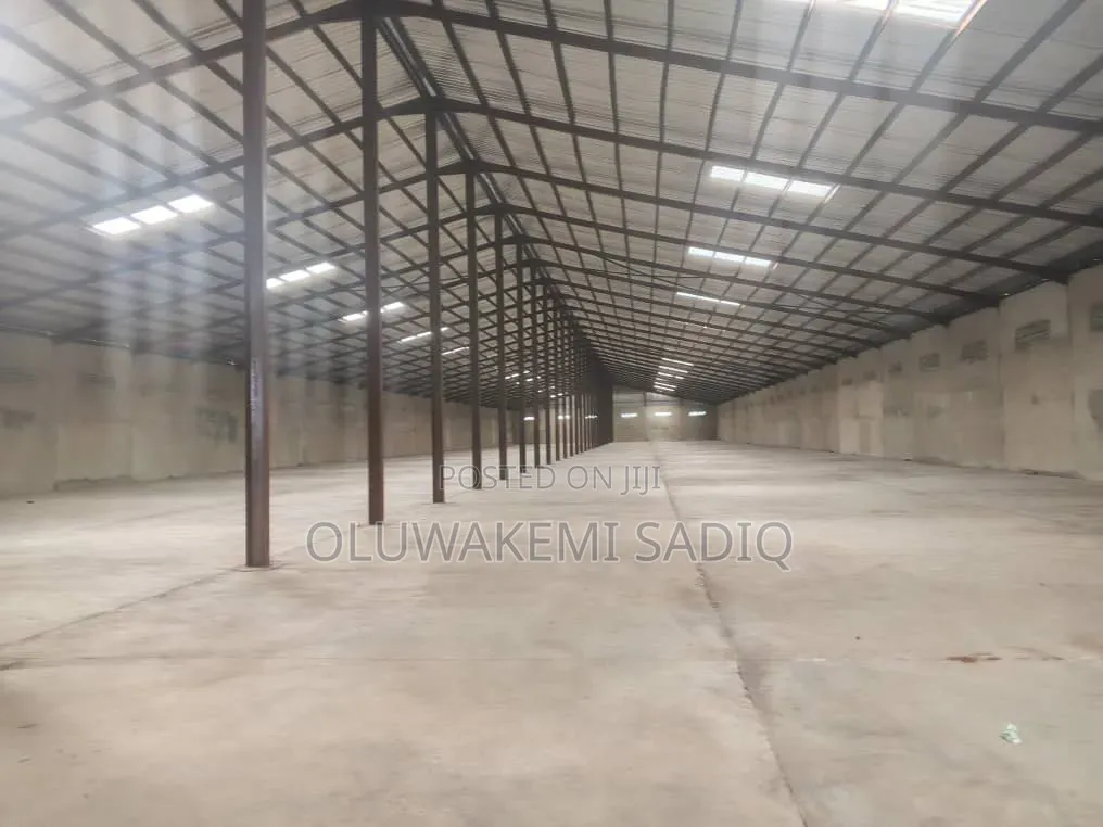 Industrial Warehouse in Berger
