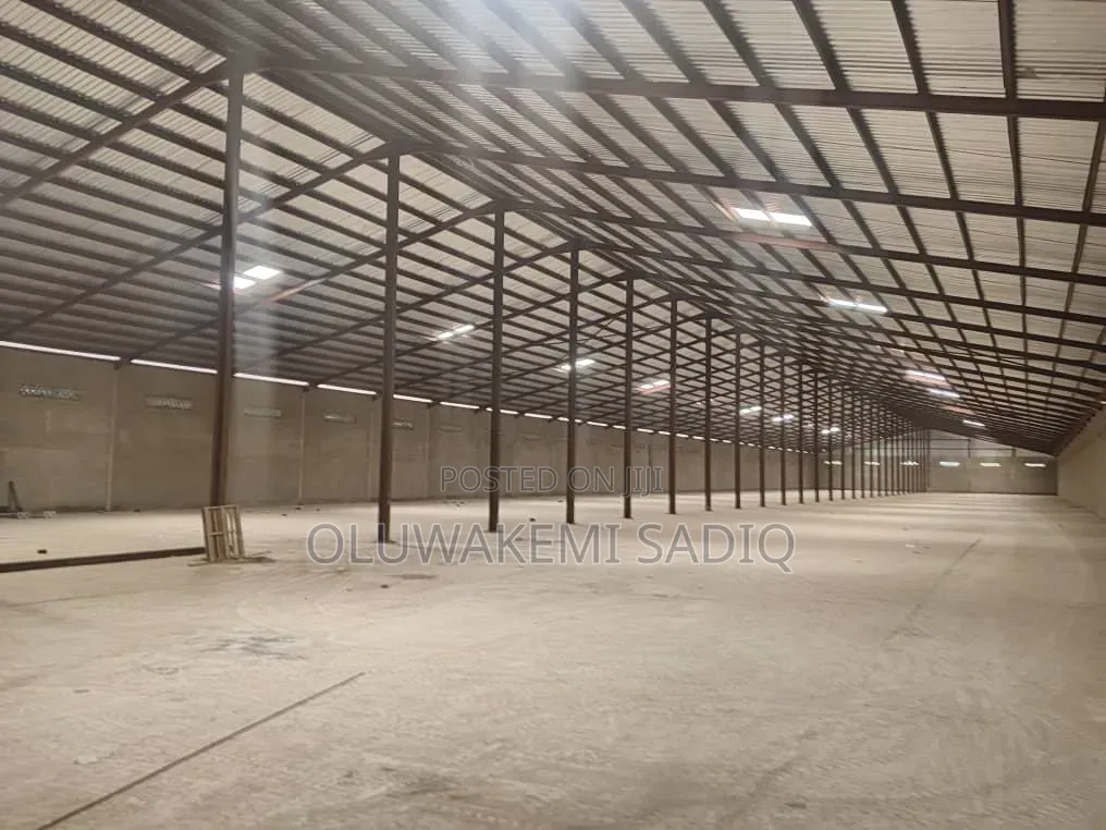Industrial Warehouse in Berger