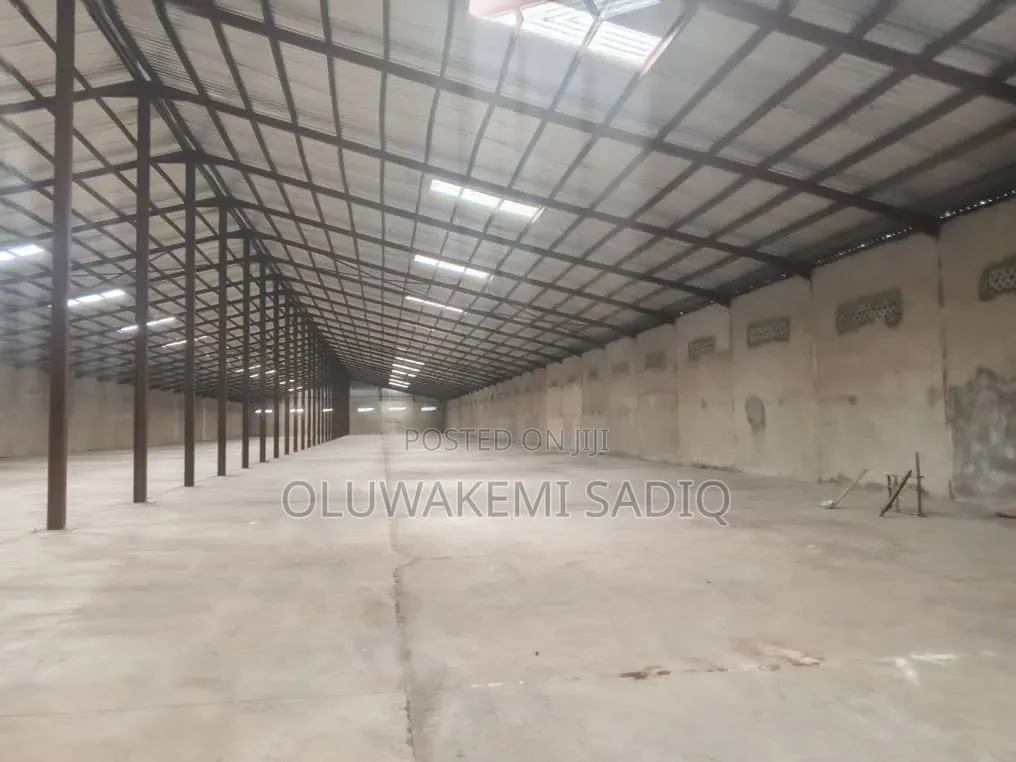 Industrial Warehouse in Berger