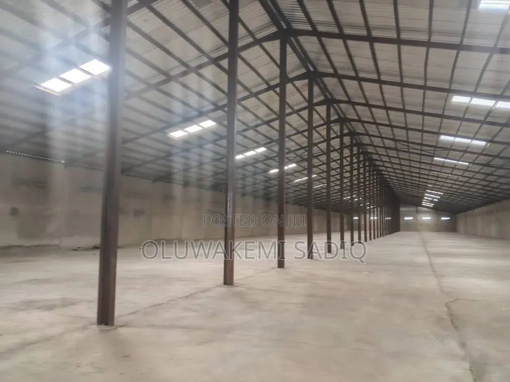 Industrial Warehouse in Berger