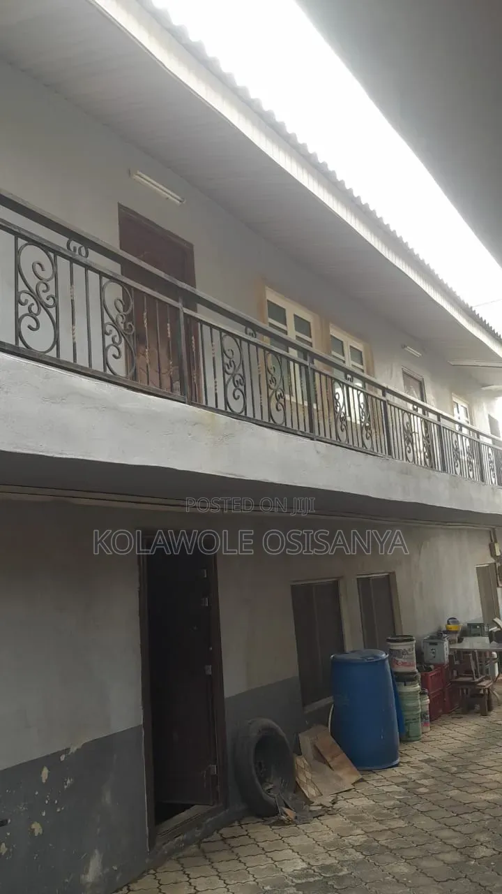 6bdrm Duplex in Ago Palace for sale in Ago Palace