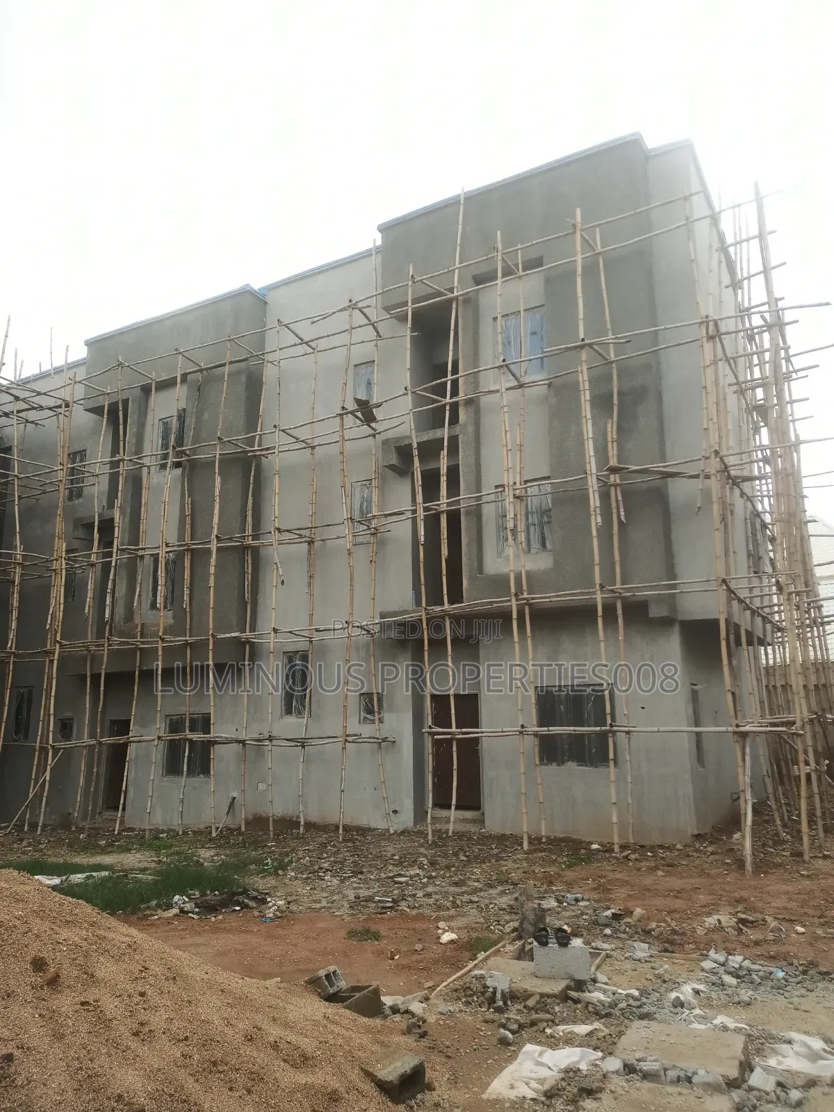 4bdrm Duplex in George Town Gwarinpa for sale in Gwarinpa