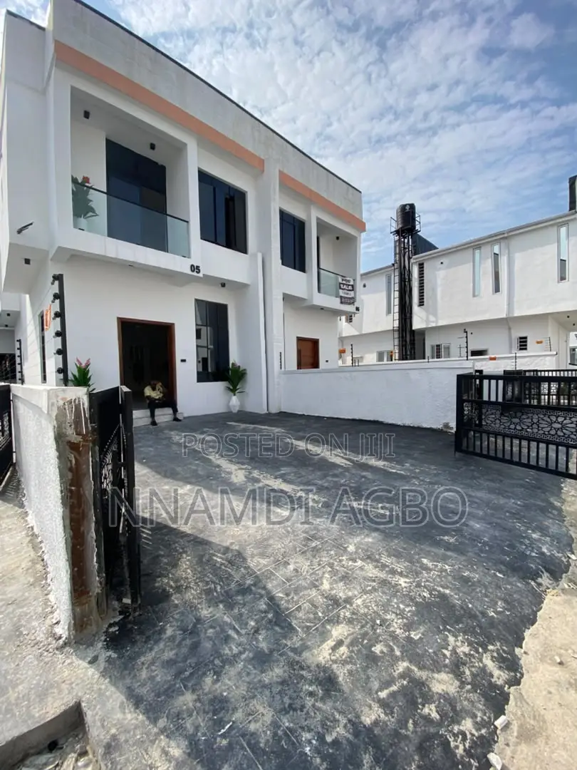 4bdrm Duplex in Ikota for sale in Ikota