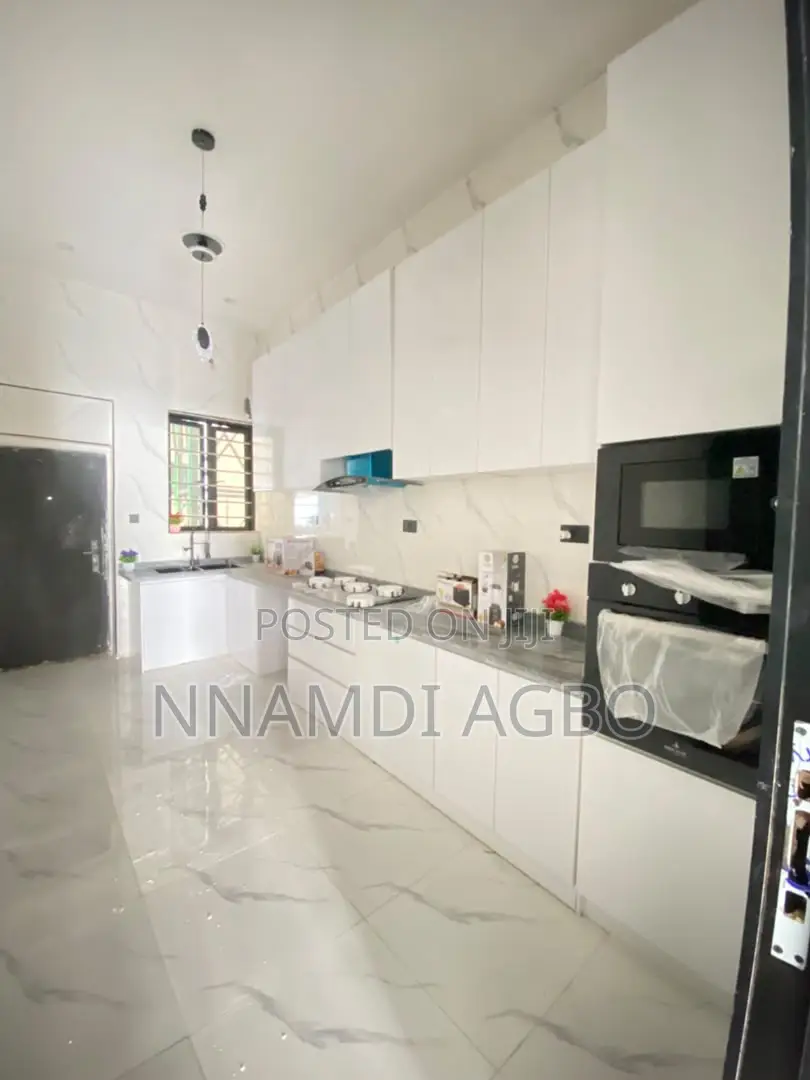4bdrm Duplex in Ikota for sale in Ikota