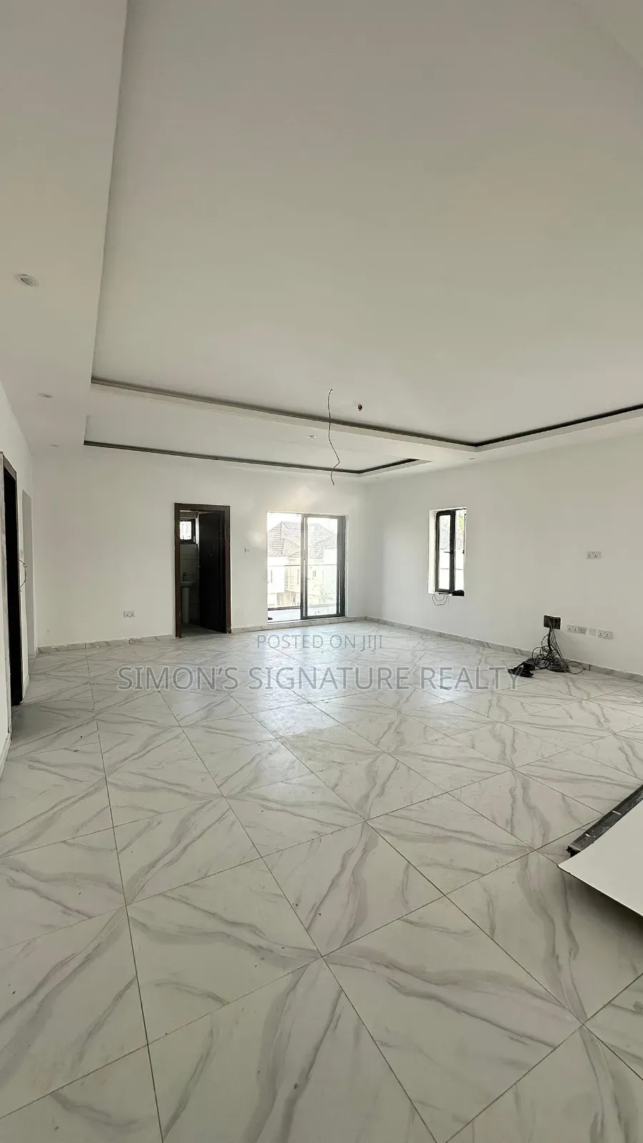3bdrm Penthouse in Ikota for sale in Ikota