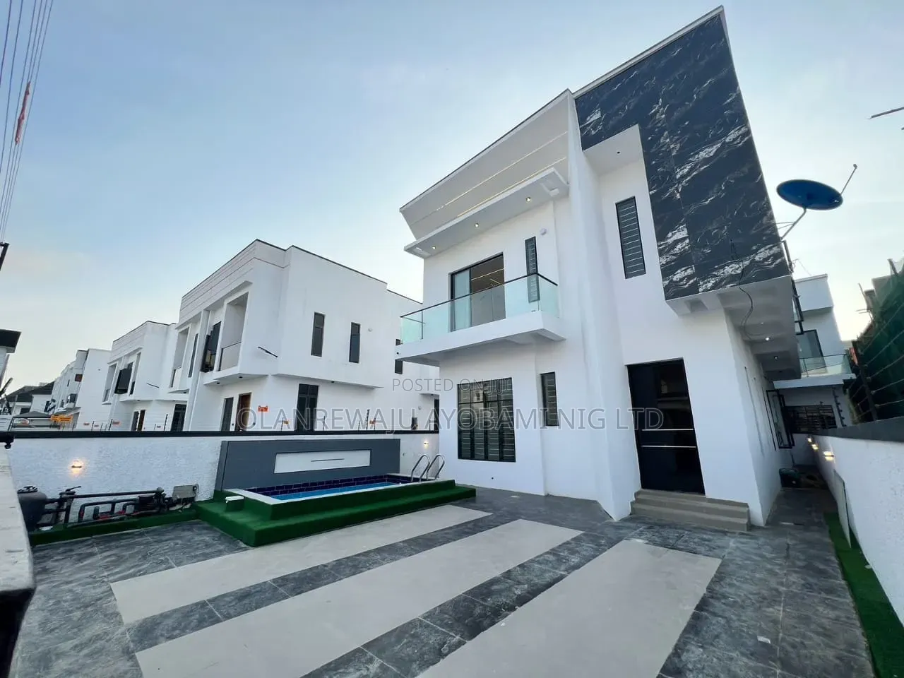 7bdrm Apartment in Lekki Phase 2 for sale in Lekki Phase 2