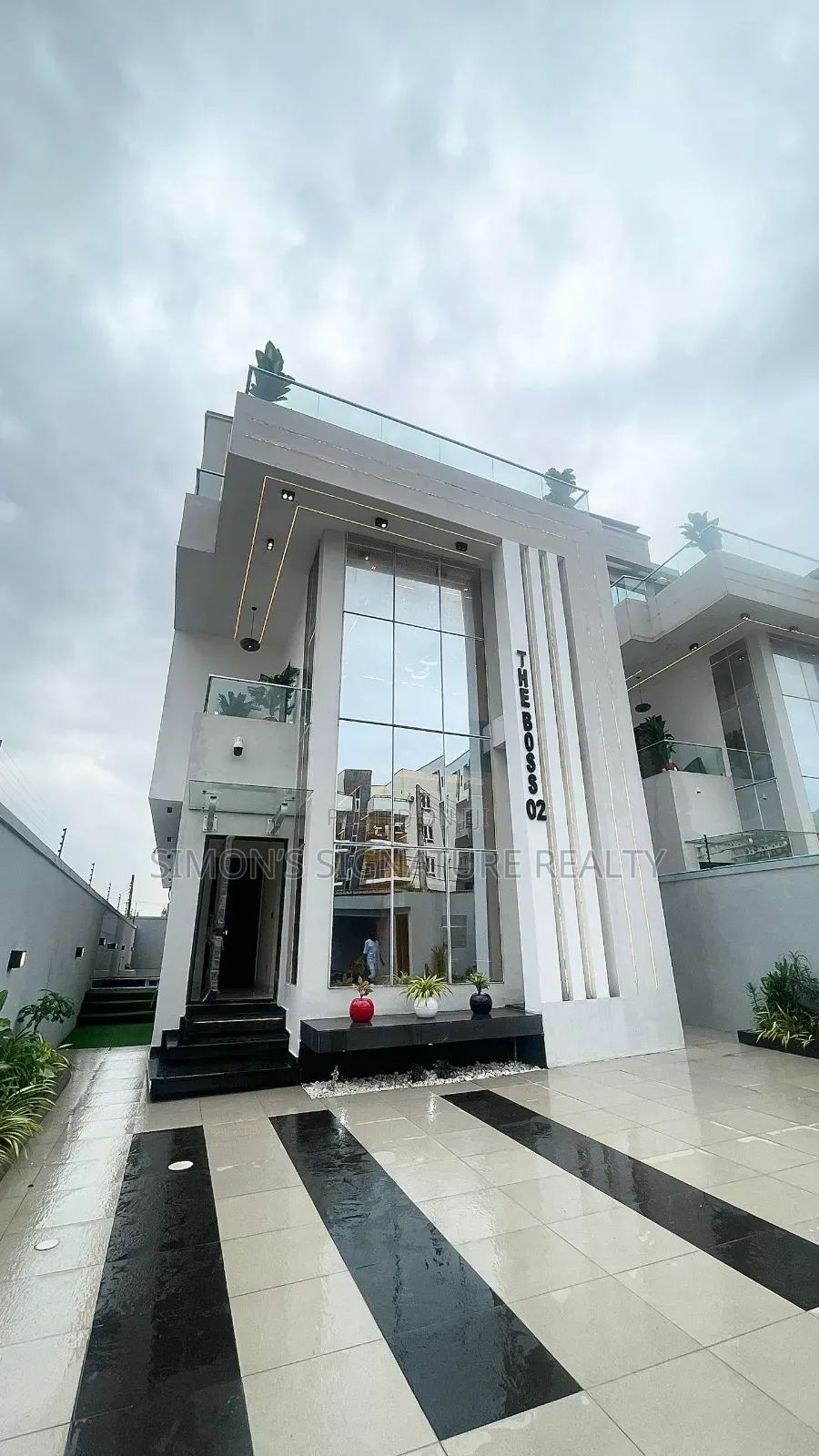 5bdrm Duplex in Lekki Phase 1 for sale in Lekki Phase 1