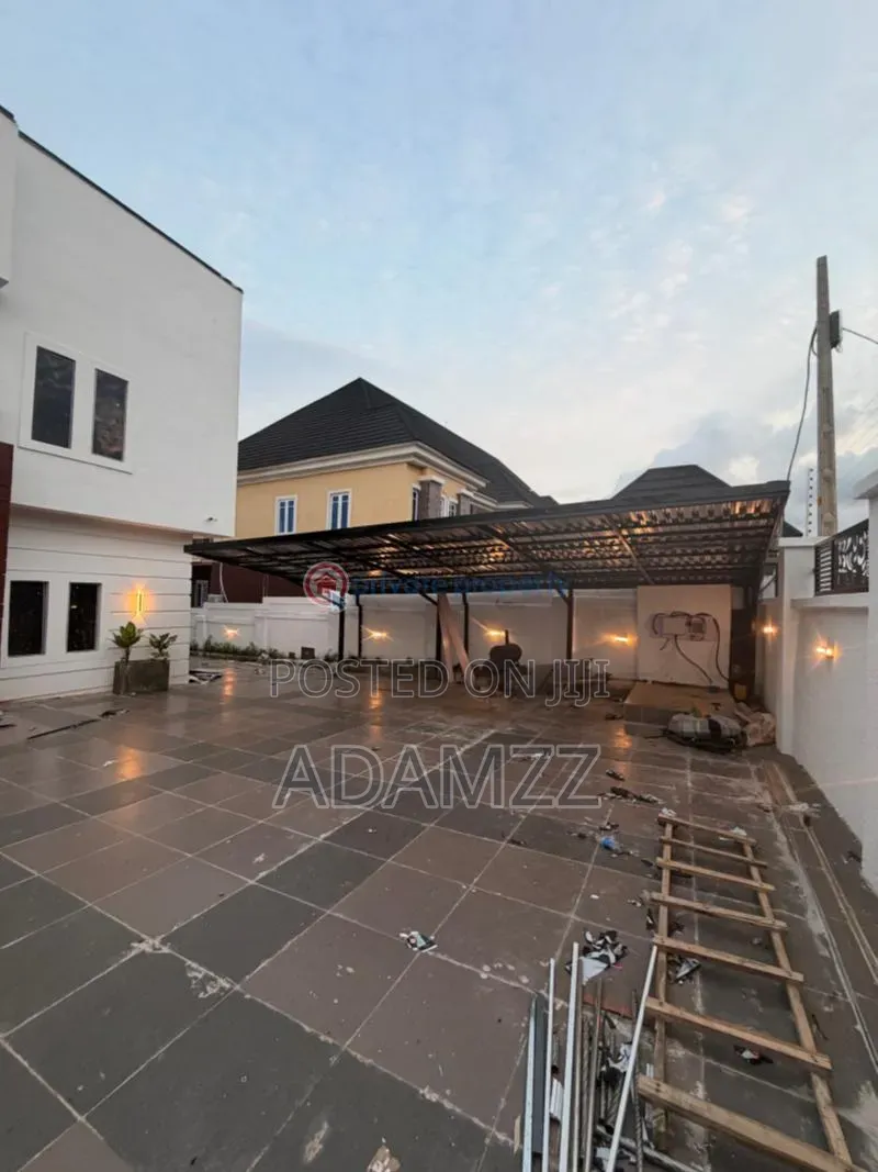 5bdrm Mansion in Wtc Estate, Enugu for sale in Enugu