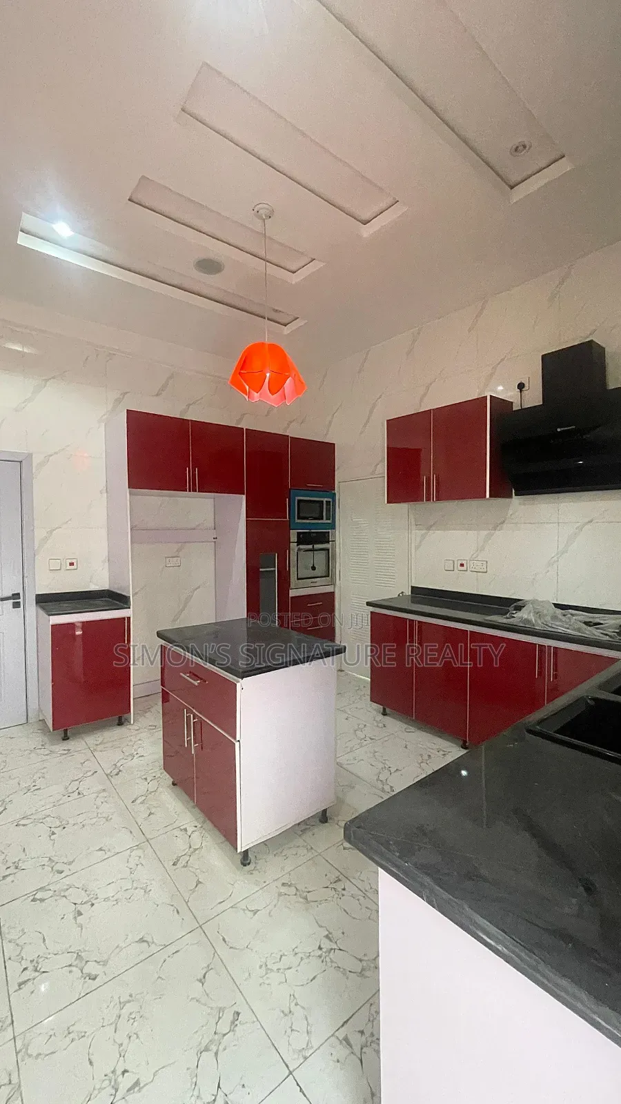 4bdrm Duplex in Chevron for sale in Chevron