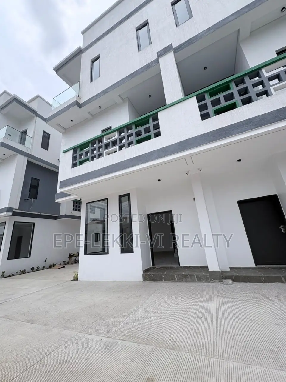 4bdrm Townhouse/Terrace in Lekki Phase 1 for sale in Lekki Phase 1