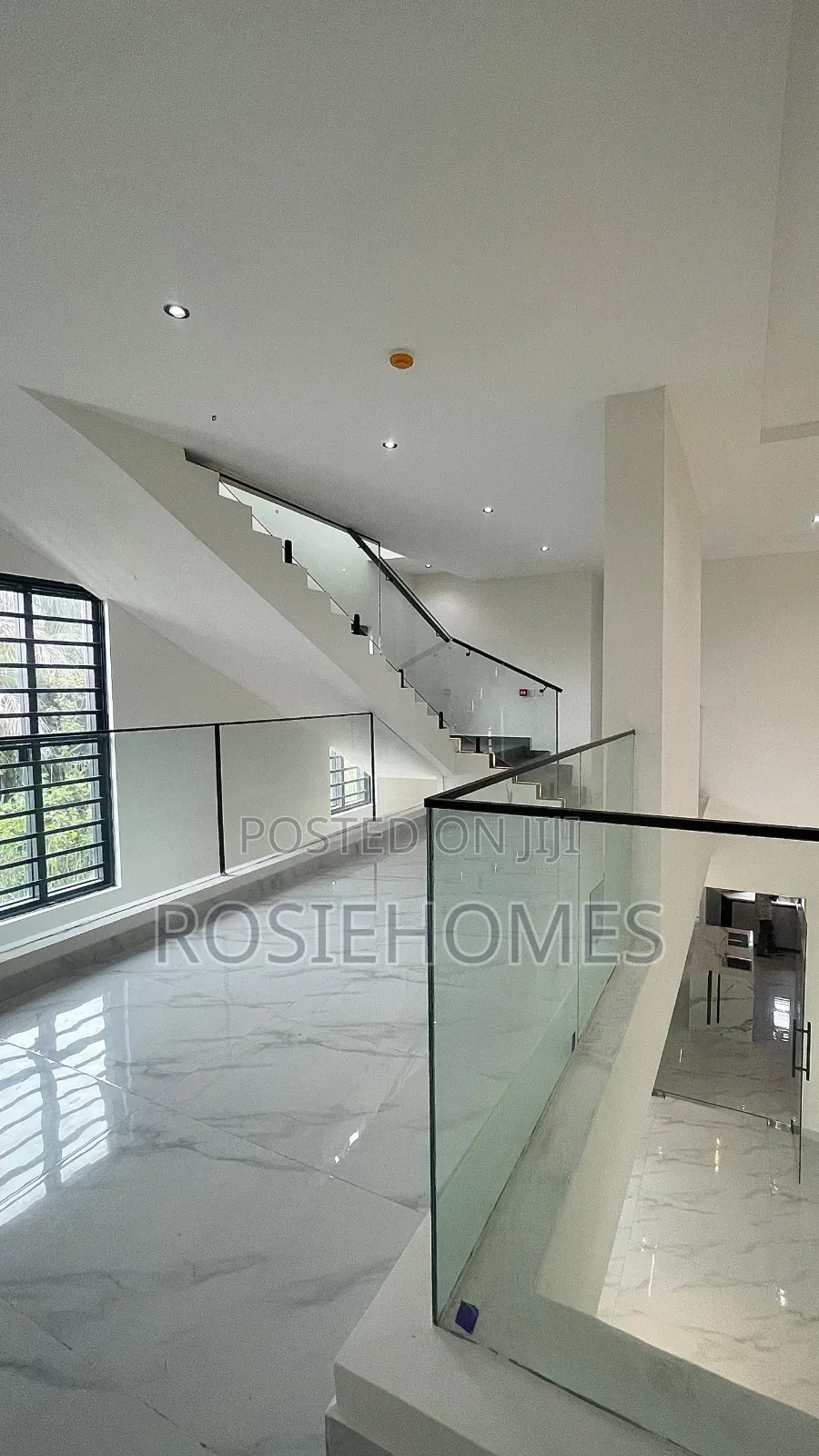 5bdrm Duplex in Ikota Gra for sale in Ikota