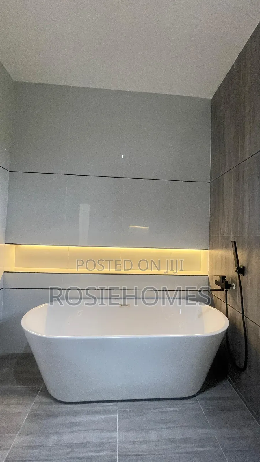 5bdrm Duplex in Ikota Gra for sale in Ikota