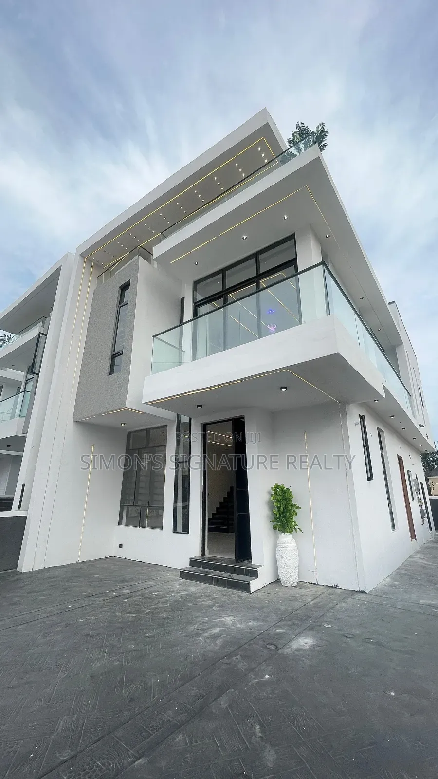 4bdrm Duplex in Ikota for sale in Ikota
