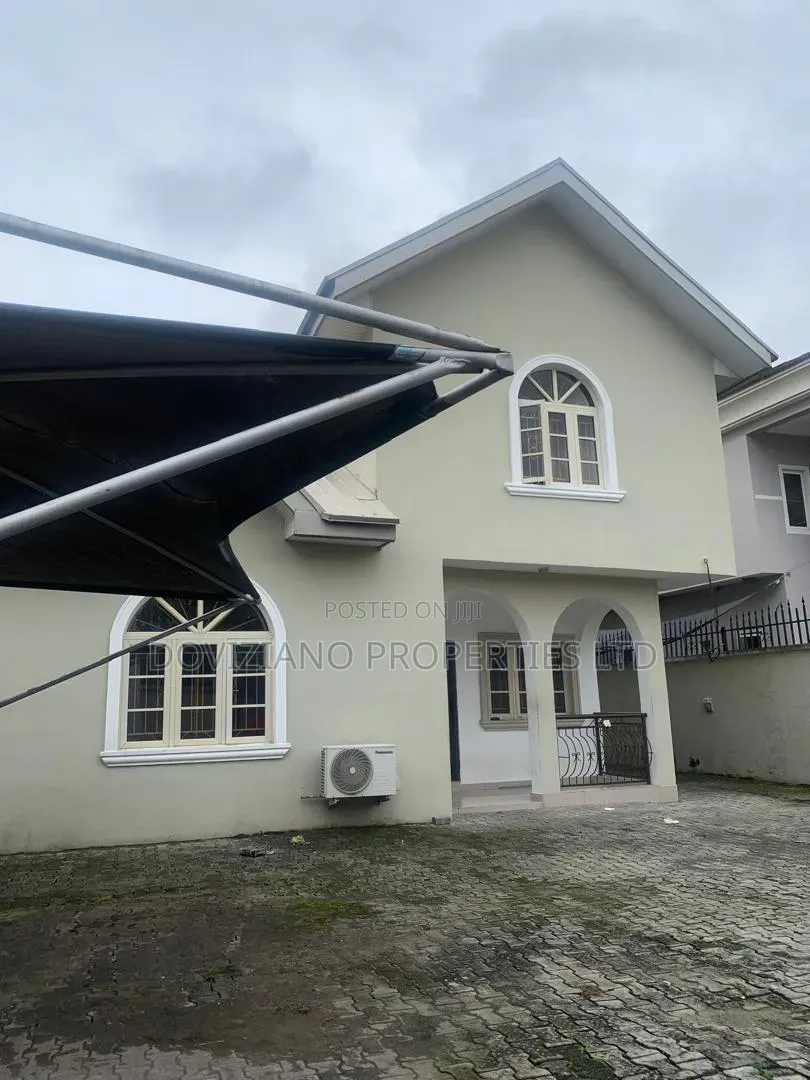 4bdrm Duplex in Lekki Phase 1 for rent in Lekki Phase 1
