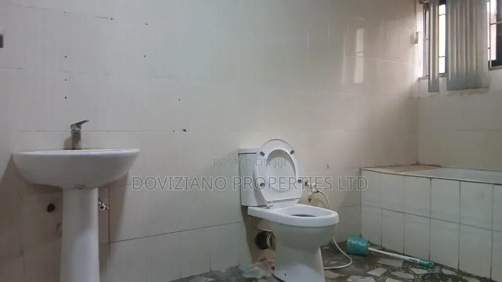 5bdrm Duplex in Lekki Phase 1 for rent in Lekki Phase 1