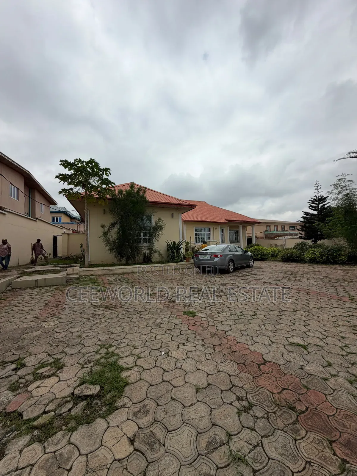 Spacious 5 Bedroom Bungalow Self Compound at Ring Road in Rind Road