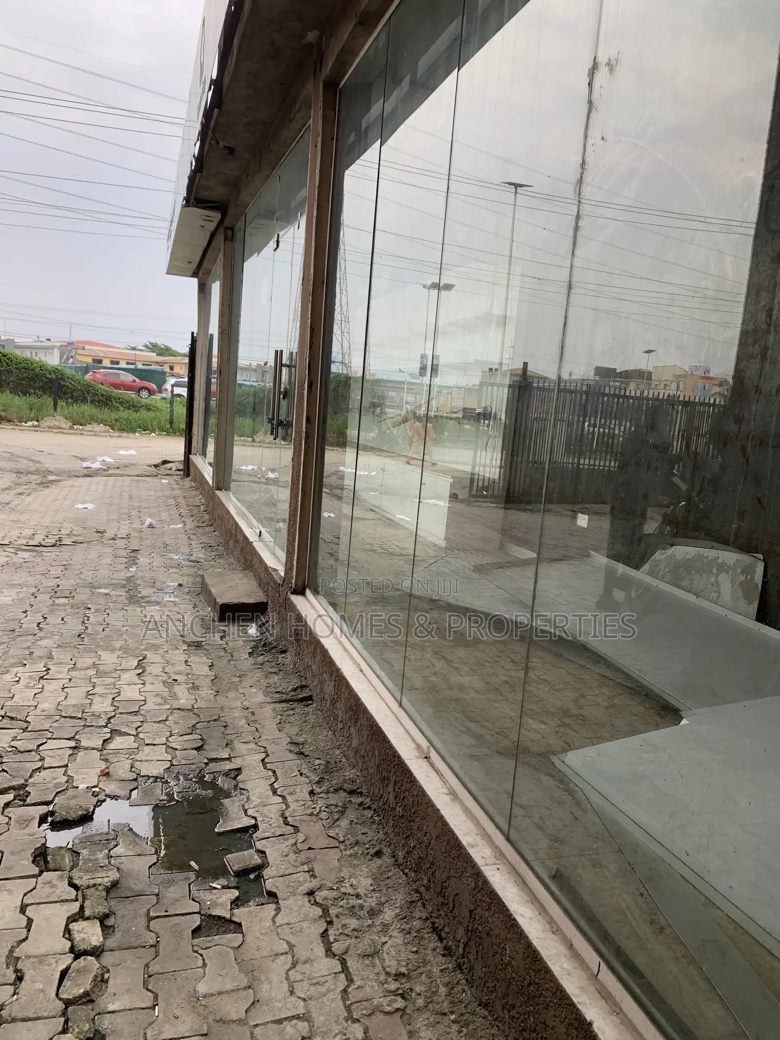 Shop Facing the Expressway in Lekki