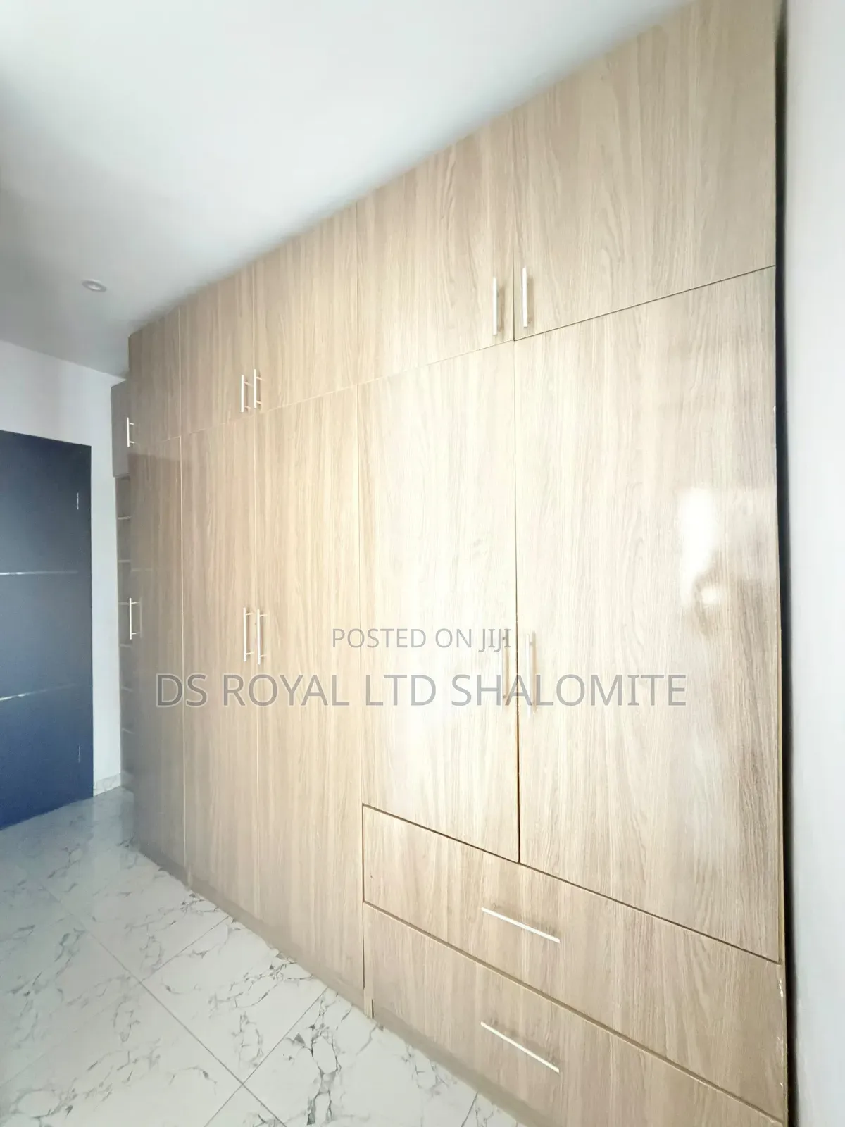 3bdrm Apartment in Ikate for sale in Ikate