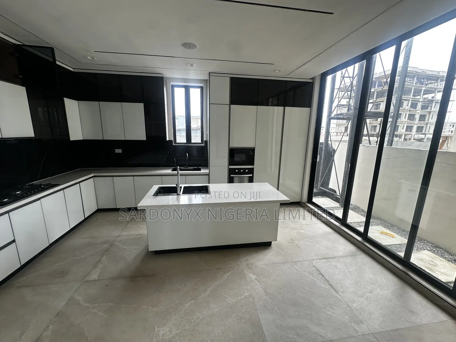 5bdrm Duplex in Lekki Phase 1 for sale in Lekki Phase 1