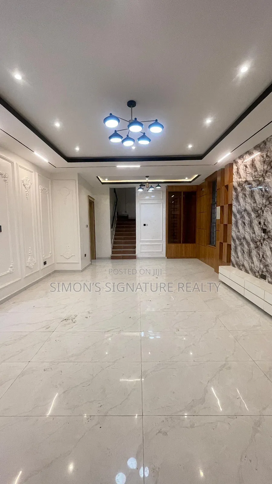 5bdrm House in Chevron for sale in Chevron