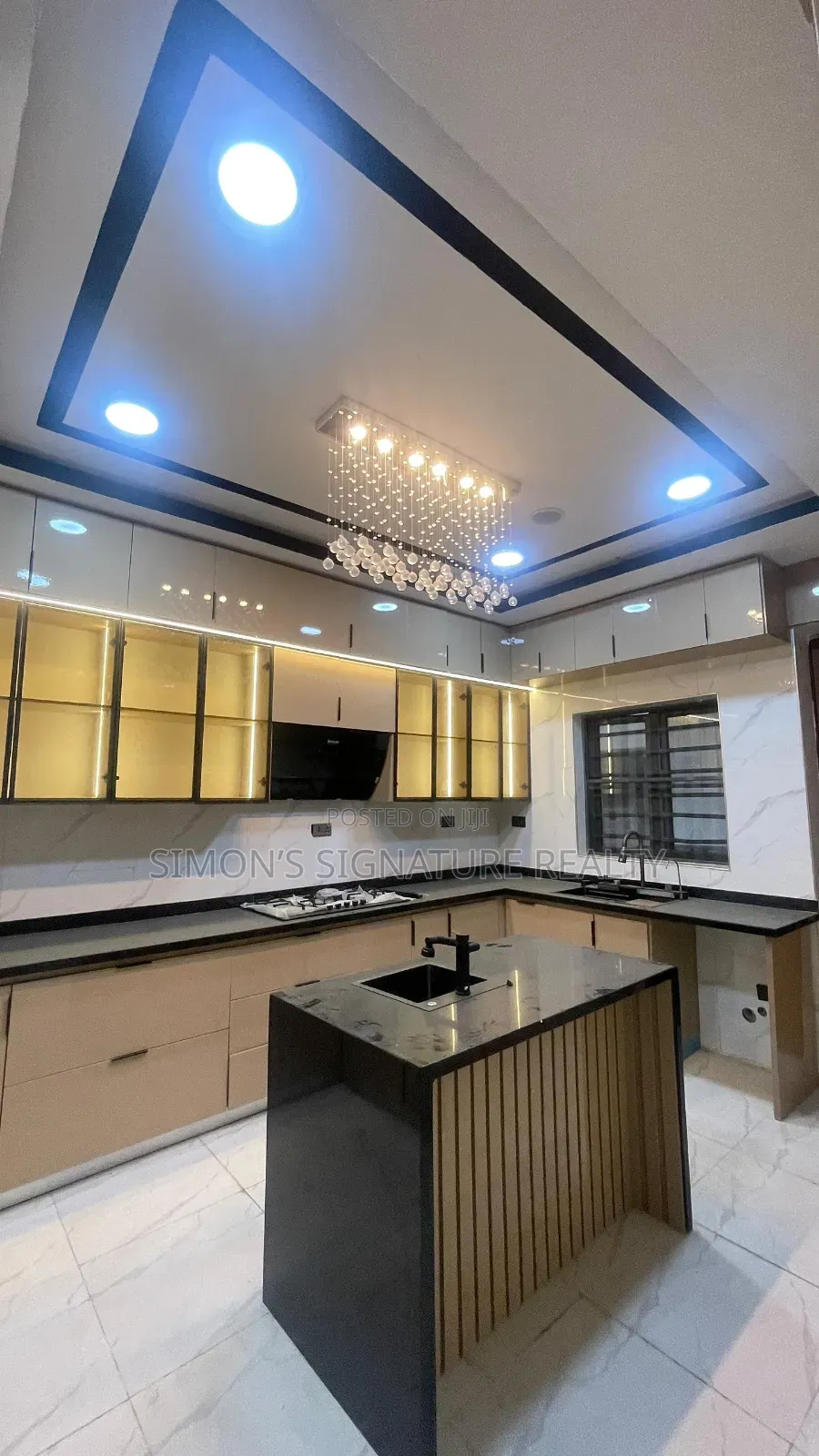 5bdrm House in Chevron for sale in Chevron