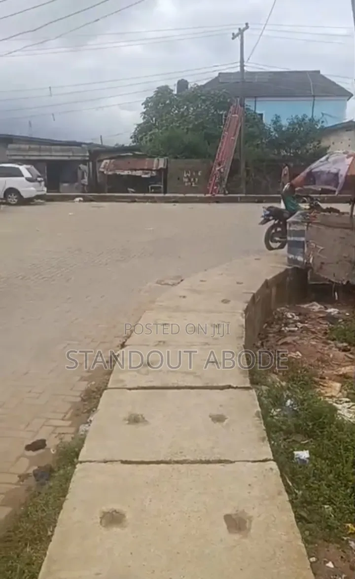 Cornerpiece Half Plot of Land Good for Commercial or Residential in Shomolu / Shomolu