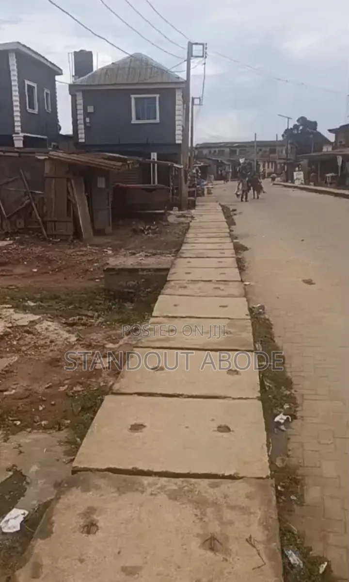 Cornerpiece Half Plot of Land Good for Commercial or Residential in Shomolu / Shomolu
