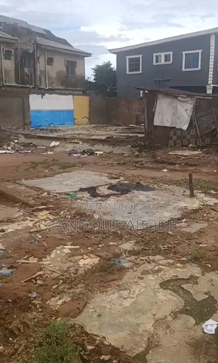 Cornerpiece Half Plot of Land Good for Commercial or Residential in Shomolu / Shomolu