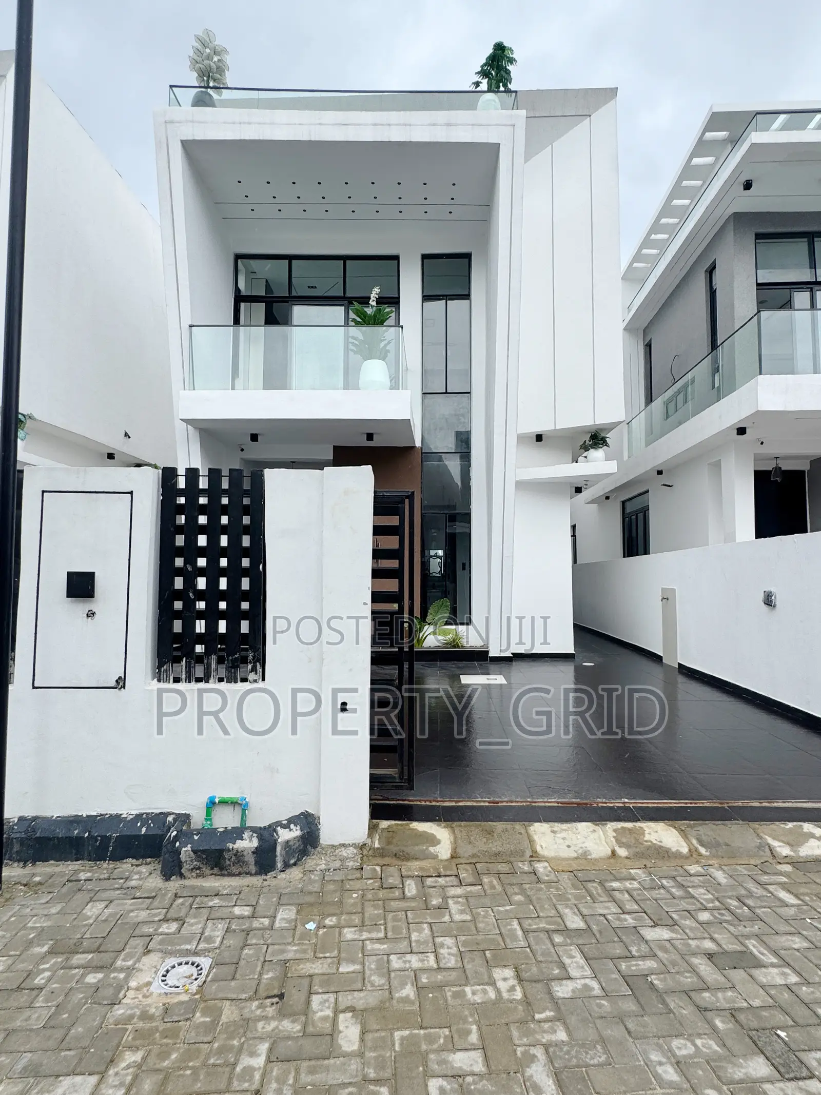 Furnished 4bdrm Duplex in Orchid Estate, Lekki for sale in Lekki