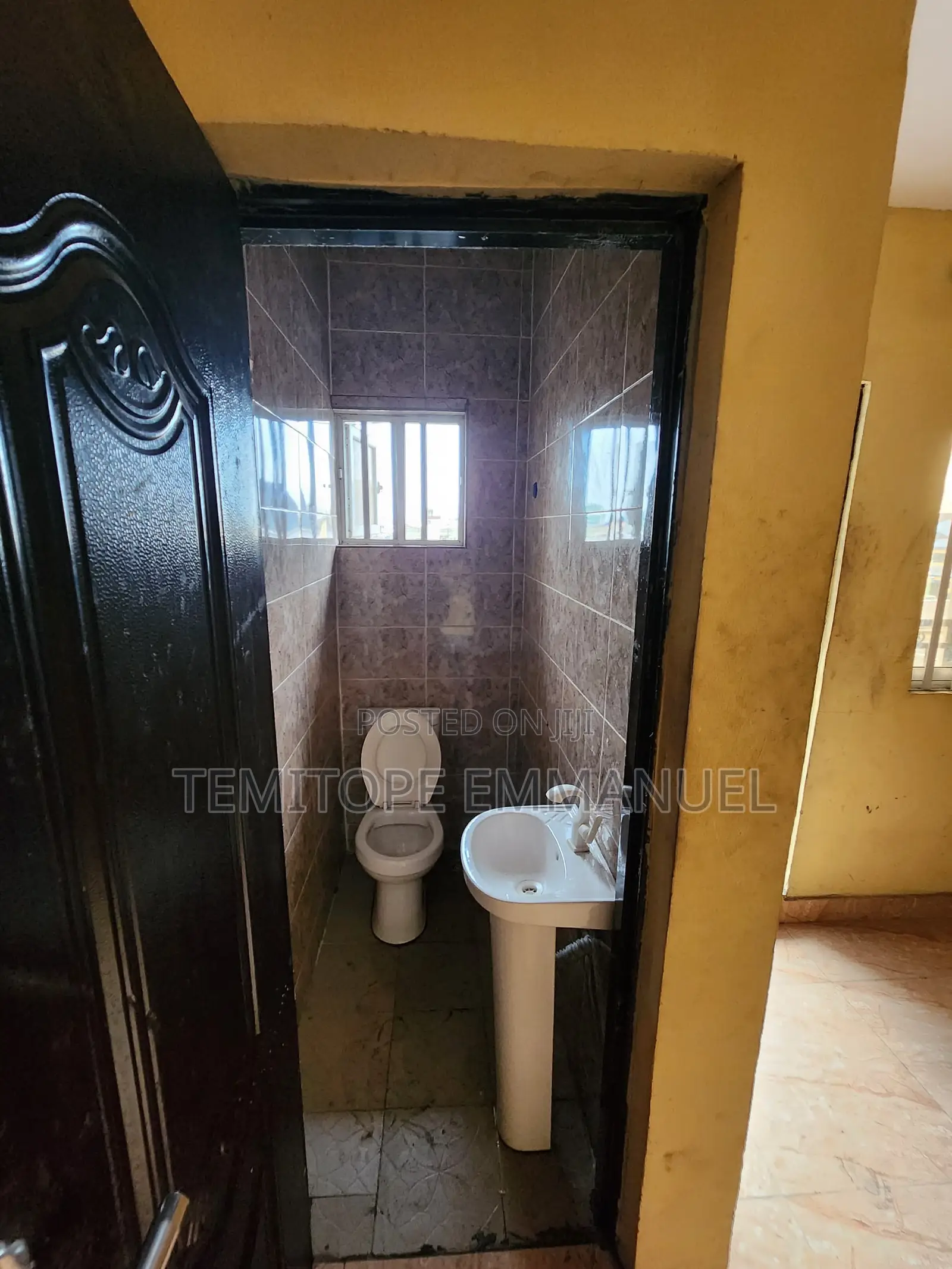 Lovely 1bedroom for Long Lease Good for Commercial Residential in Cement