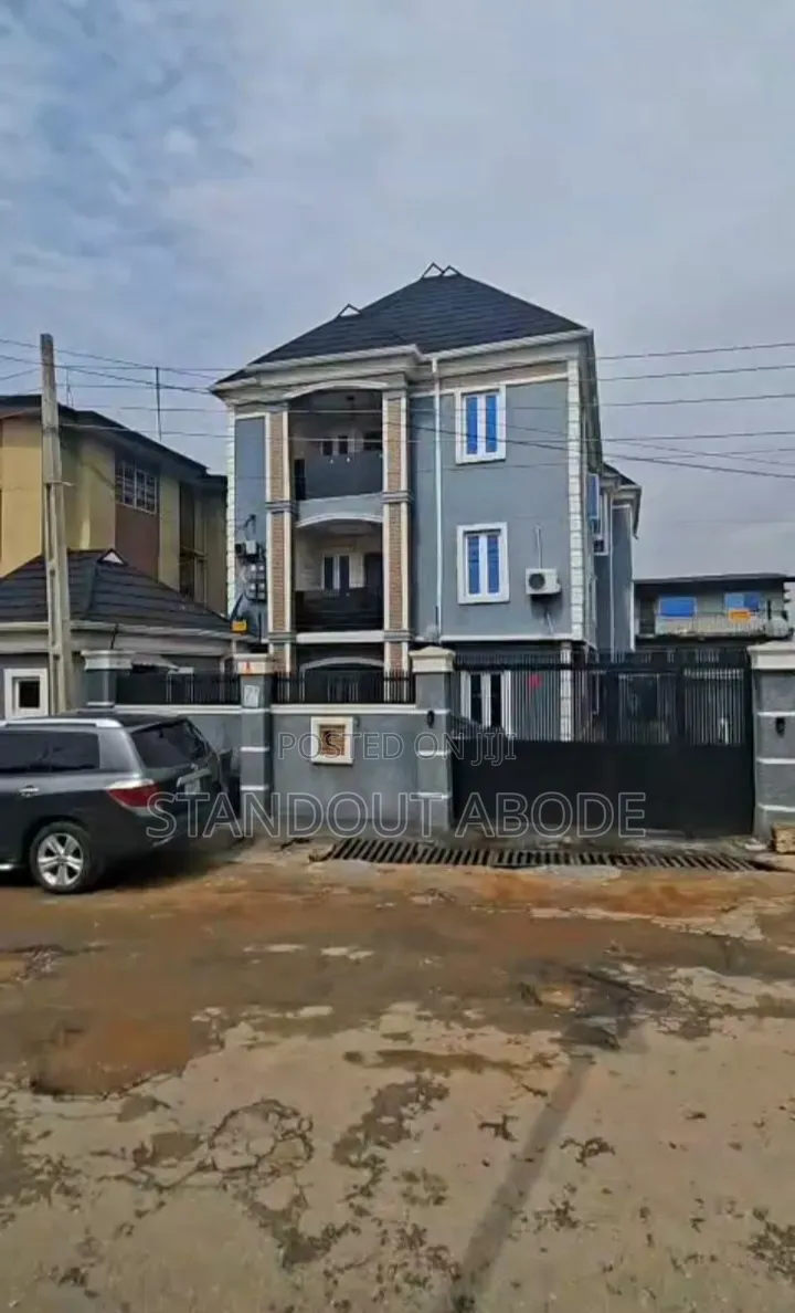 2bdrm Block of Flats in Good Location, Oregun for sale in Oregun