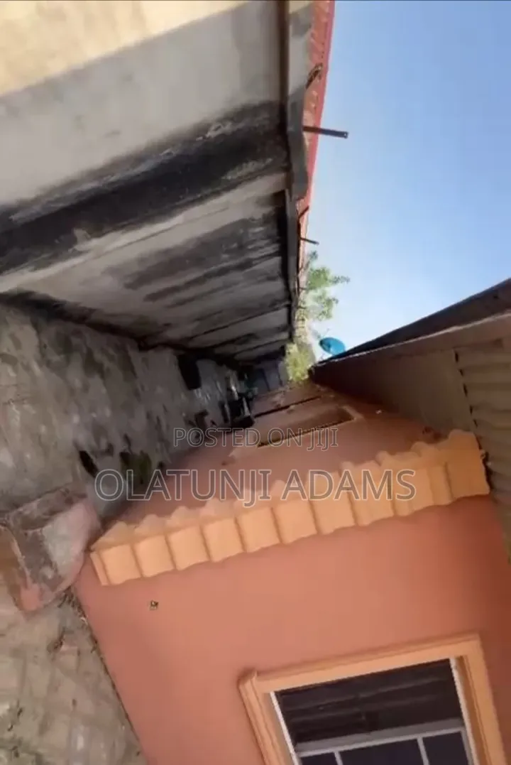 6bdrm Block of Flats in School Area Oke, Osogbo for sale in Osogbo