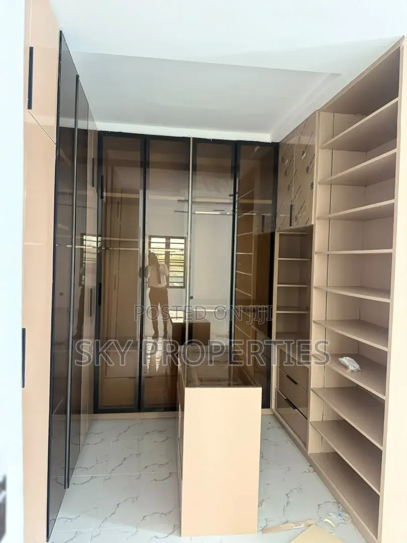 4bdrm Duplex in Victoria Gardens, Ikota for rent in Ikota