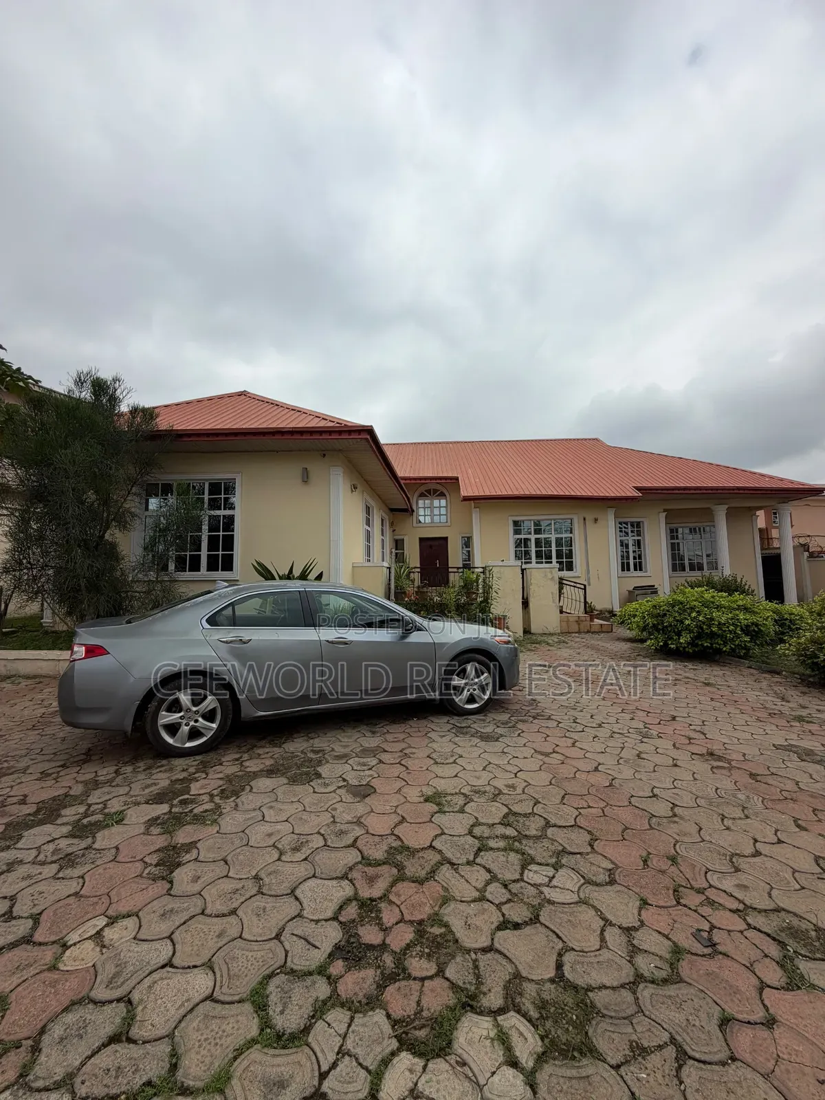 Spacious 5 Bedroom Bungalow Self Compound at Ring Road in Rind Road